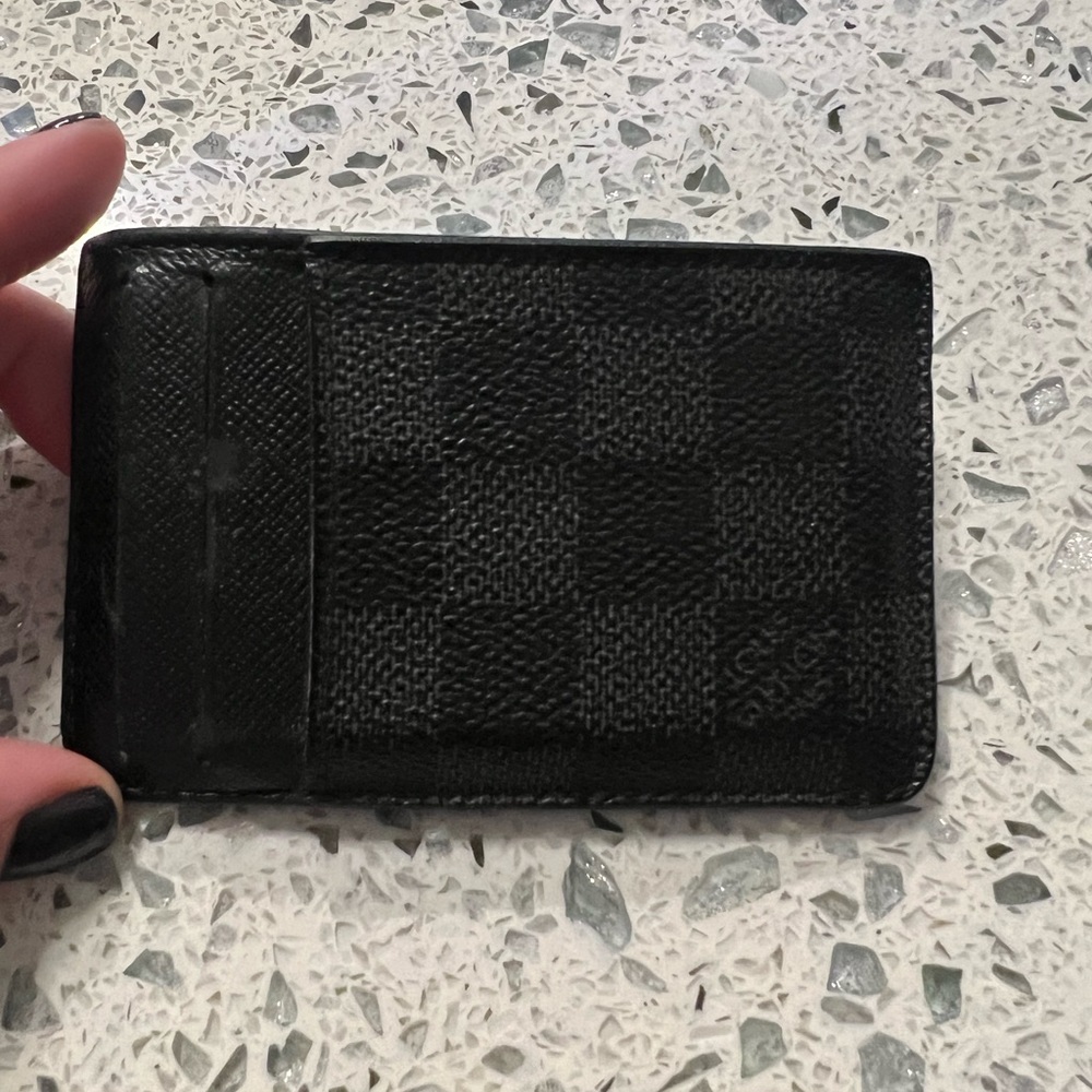GENUINE LV CARDHOLDER🖤